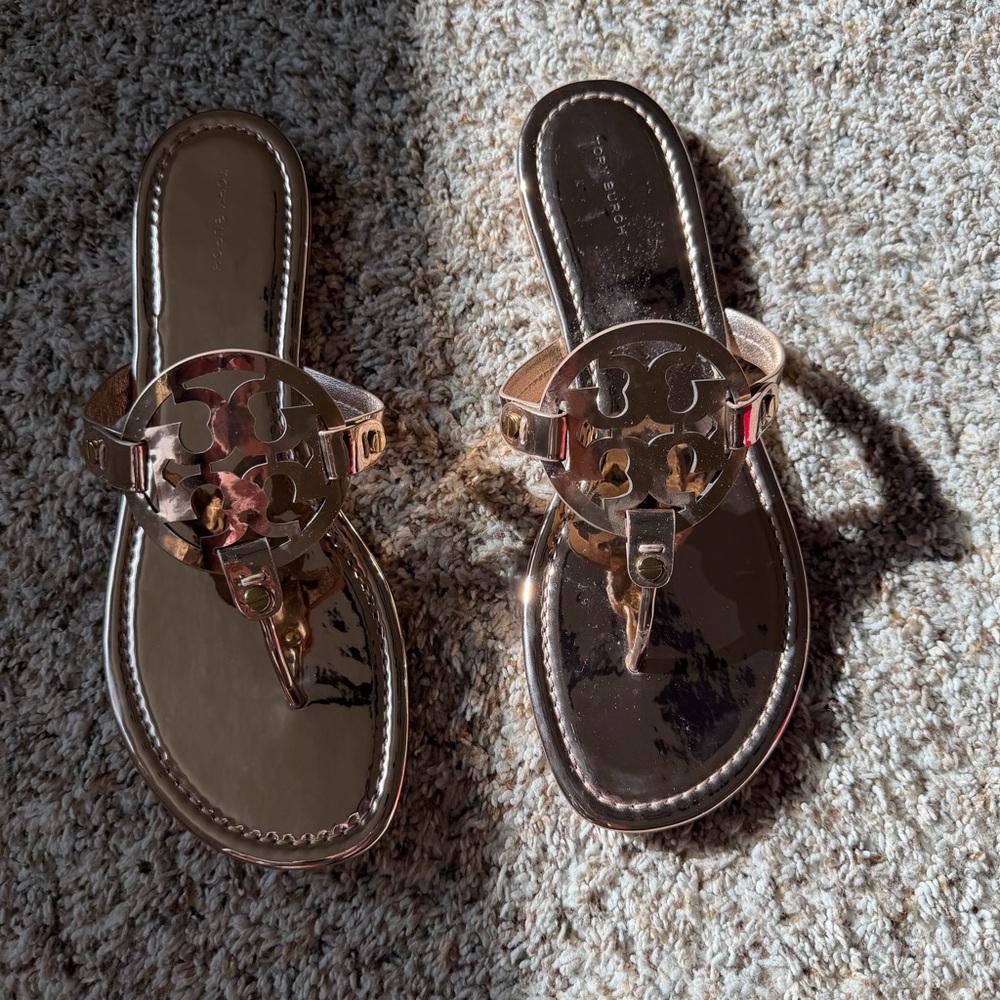 Tory Burch Rose Gold Mirrored Metallic Patent Leather Miller Sandal - Picture 3 of 13